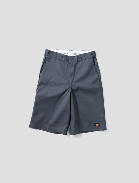 42283 Loose 13'' Multi Pocket Shorts