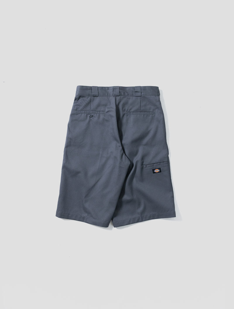 42283 Loose 13'' Multi Pocket Shorts